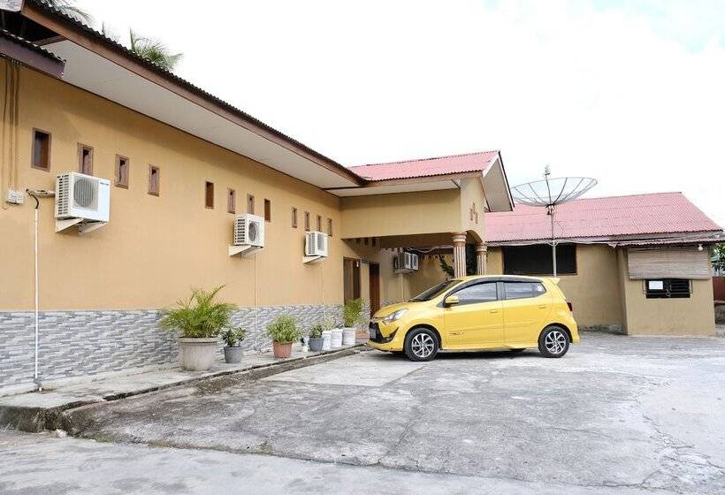 هتل Spot On 2766 Kezia Kost