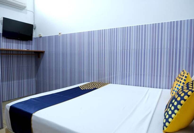 هتل Spot On 2766 Kezia Kost