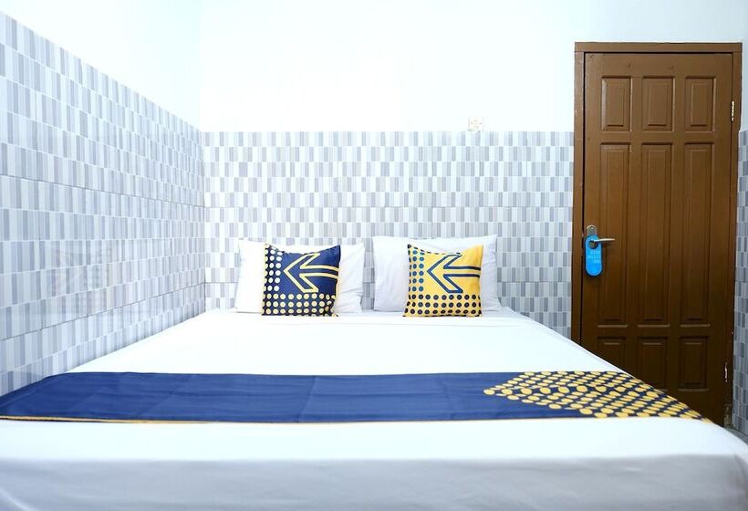 هتل Spot On 2766 Kezia Kost