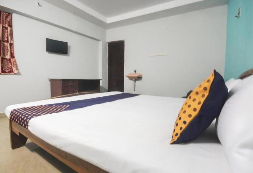 בית מלון כפרי Spot On Raahila Mansion