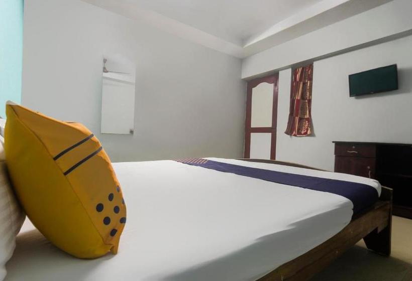 בית מלון כפרי Spot On Raahila Mansion