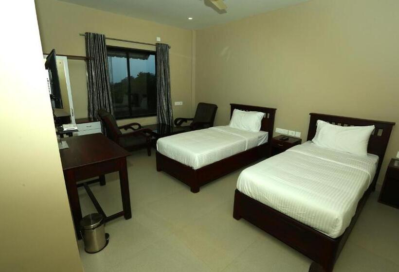 فندق Ceecee Grand Resort