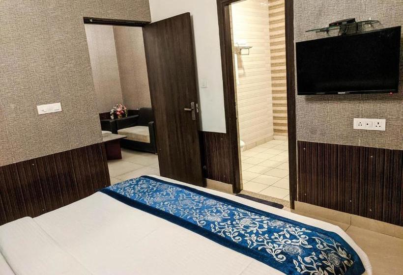 בית מלון כפרי Vrinda Anandam Resort