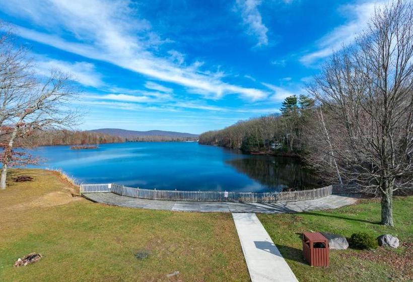 Crown Resorts At The Poconos