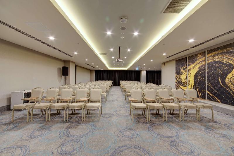 هتل Doubletree By Hilton Adana