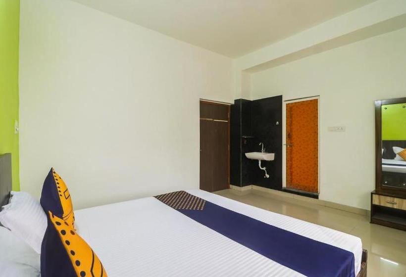 فندق Spot On 65446  Kingston