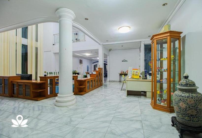 هتل Shazira Syariah