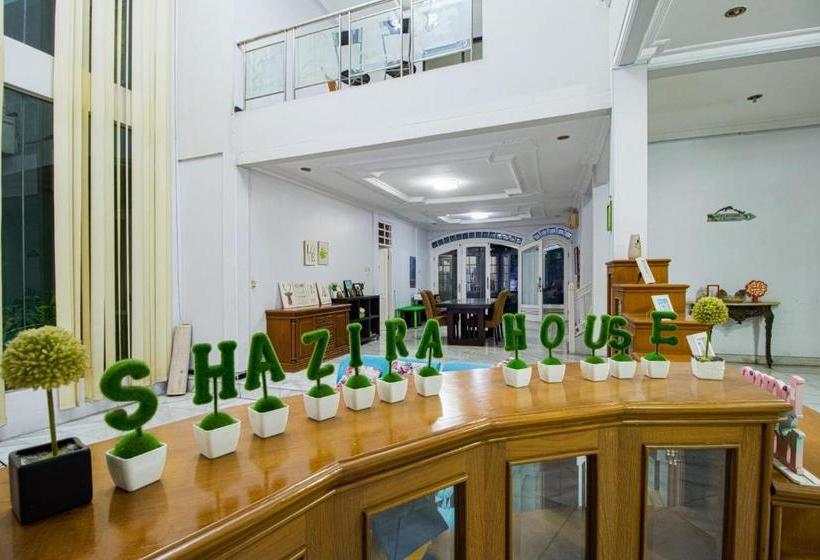 هتل Shazira Syariah