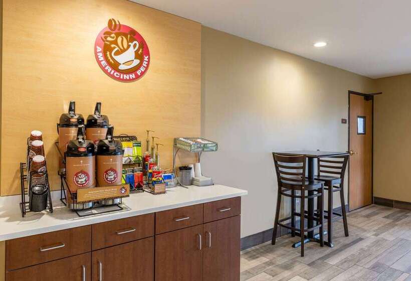 فندق Americinn By Wyndham Jefferson