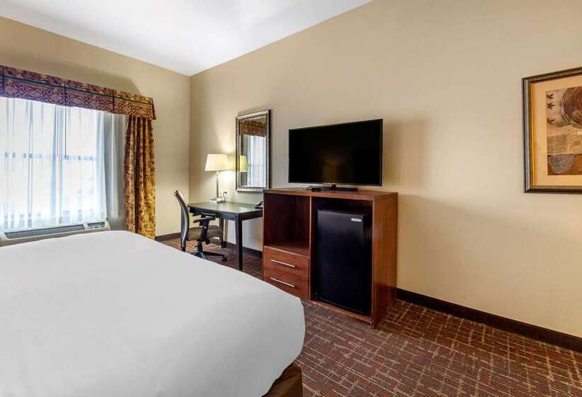 호텔 Comfort Inn & Suites Shawnee North Near I40