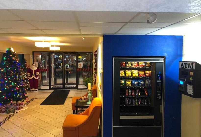 酒店 Days Inn & Suites By Wyndham Stevens Point