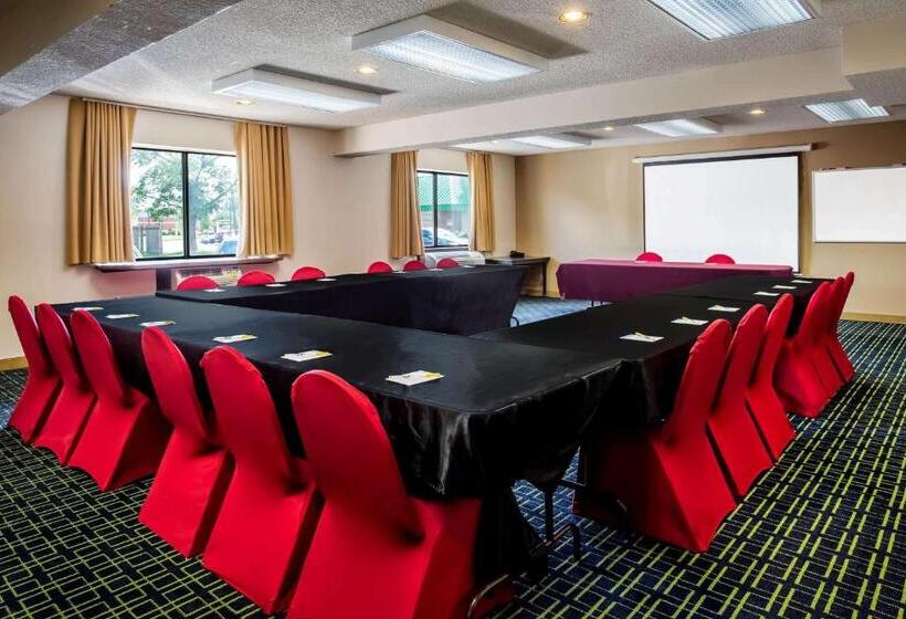 酒店 Days Inn & Suites By Wyndham Stevens Point