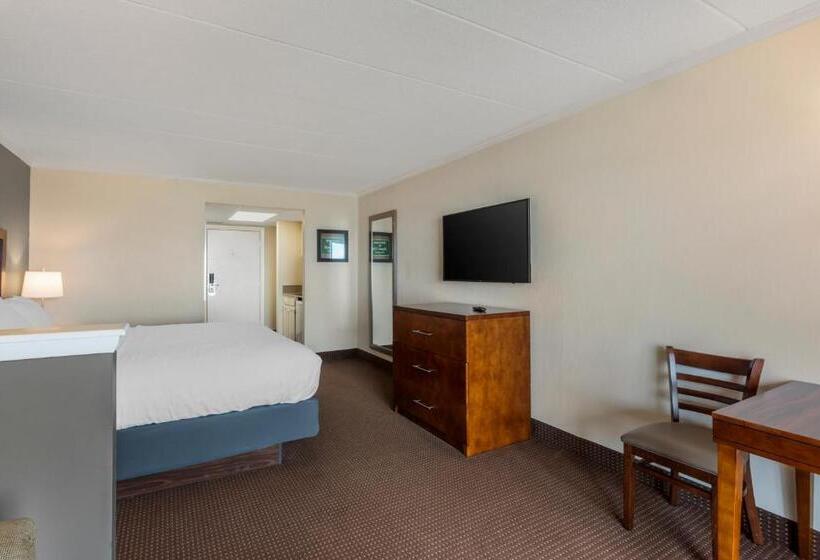 هتل Quality Inn Ocean City Beachfront