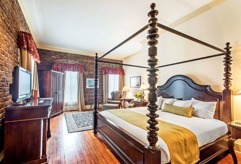 هتل River Street Inn