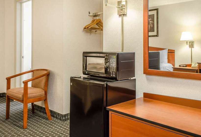 هتل Rodeway Inn State College  Near University