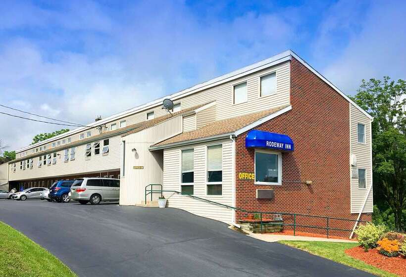 هتل Rodeway Inn State College  Near University