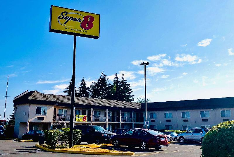 Отель Super 8 By Wyndham Lynnwood
