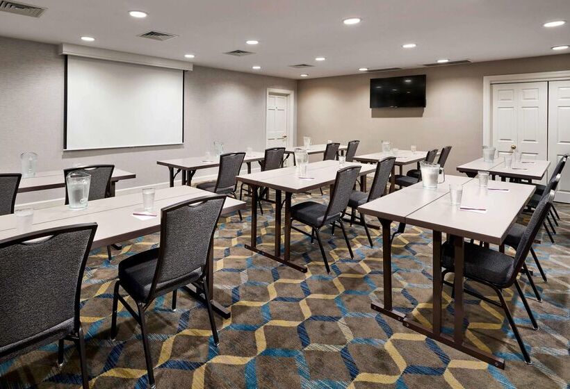 اقامتگاه Sonesta Es Suites Annapolis