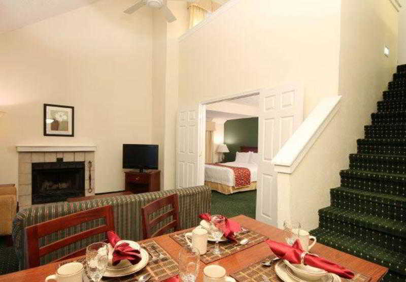 اقامتگاه Sonesta Es Suites South Brunswick  Princeton