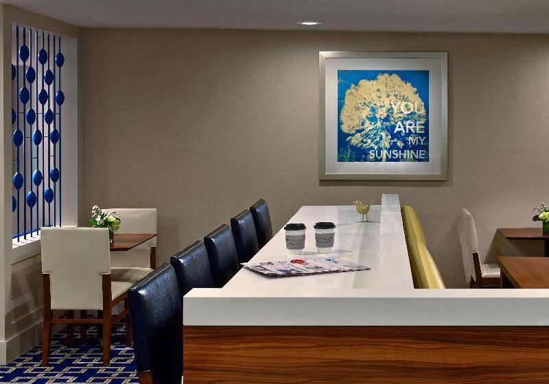 اقامتگاه Sonesta Es Suites South Brunswick  Princeton