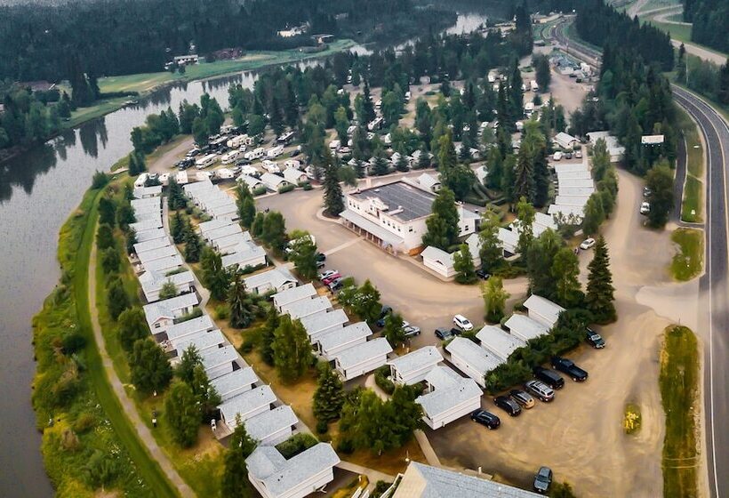 River S Edge Resort