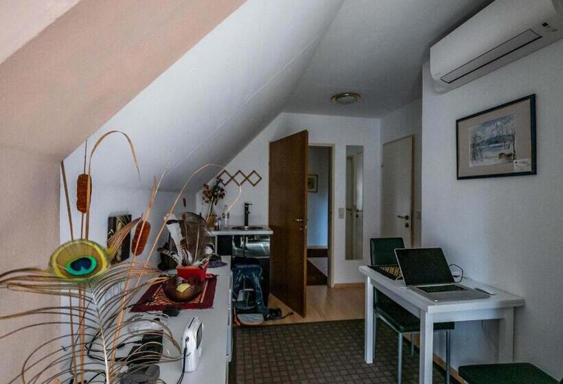 مبيت وإفطار Gästehaus Pointner