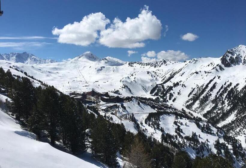 تختخواب و صبحانه Montagn'arcs