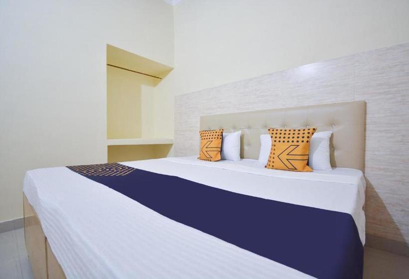 فندق Spot On 64839 S S Guest House