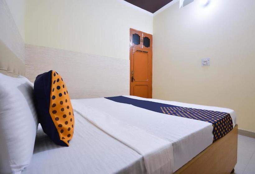 فندق Spot On 64839 S S Guest House