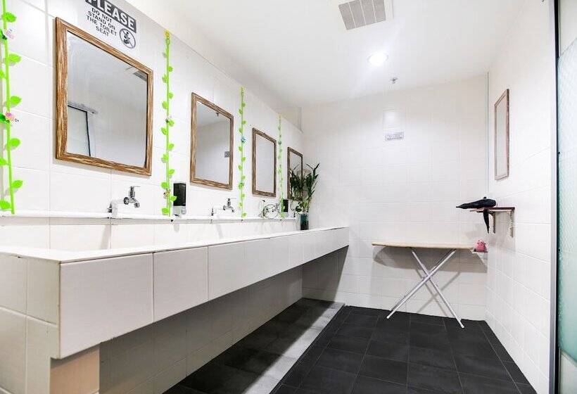 בית מלון כפרי Spot On 89726 Capsule Inn