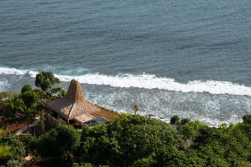 فندق Lelewatu Resort Sumba