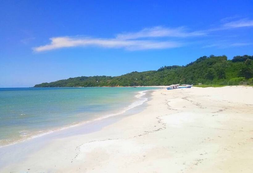 فندق Lelewatu Resort Sumba