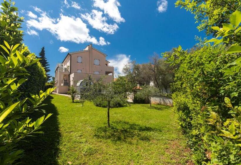 Apartment Josip Malin