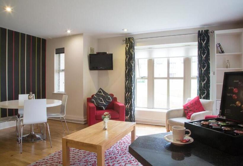 بنسيون Brennan Court Guest Accommodation