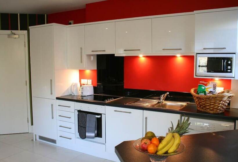 بنسيون Brennan Court Guest Accommodation