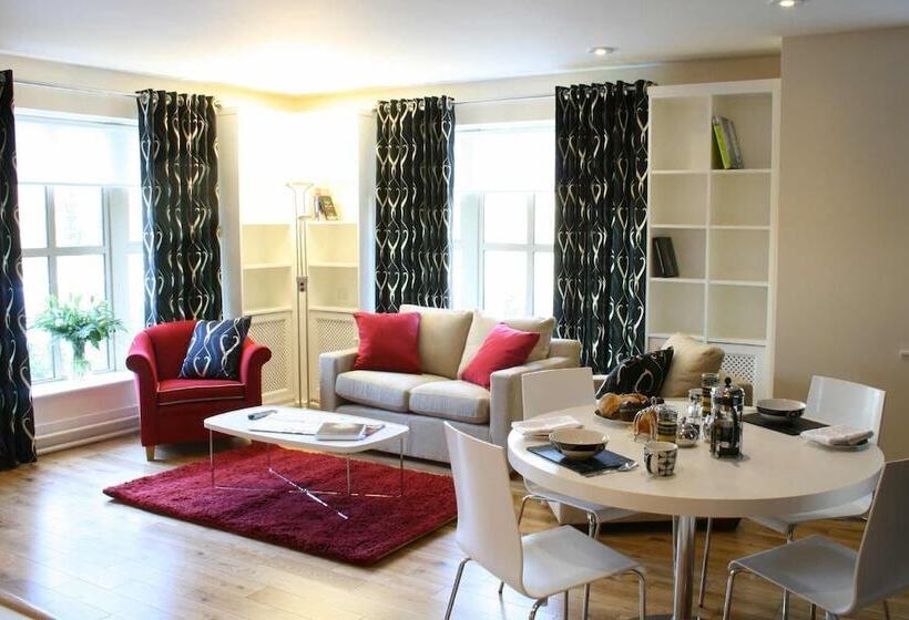 بنسيون Brennan Court Guest Accommodation