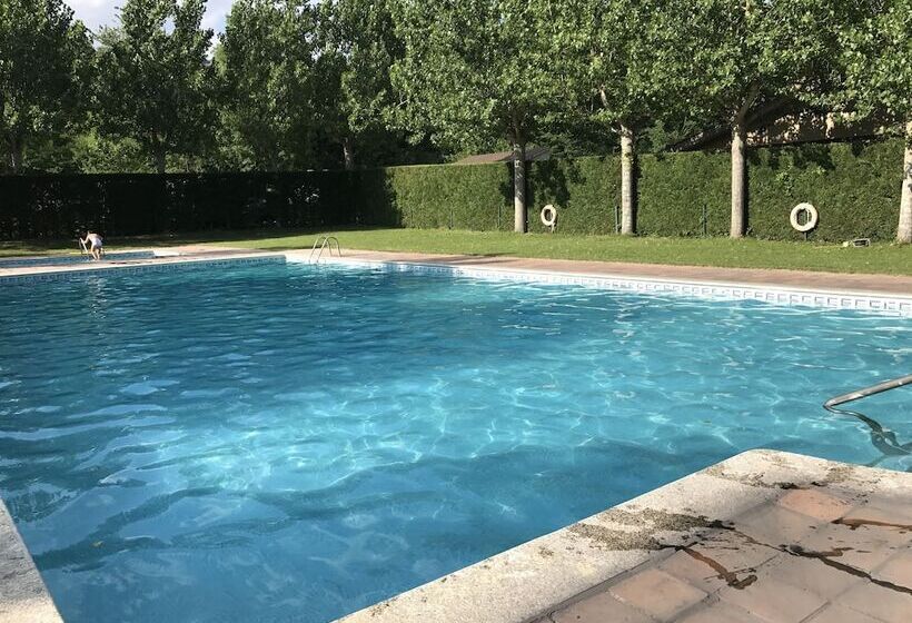 هتل Camping Pirinenc