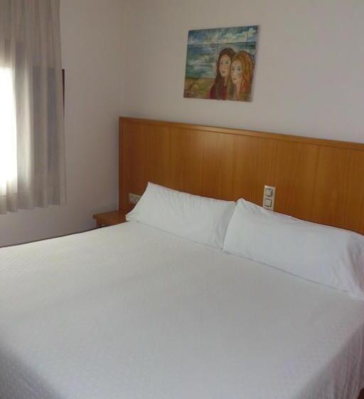 Отель Hostal Palouet De Segarra