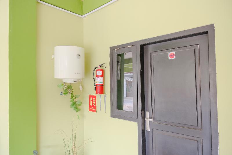ホテル Oyo Life 2508 Alba Suites Homestay