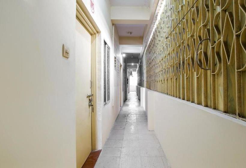 Отель Spot On 68002 Kasthabhanjan Guest House