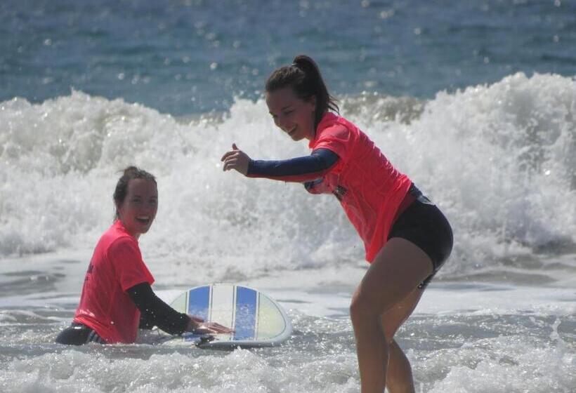 تختخواب و صبحانه Vikara