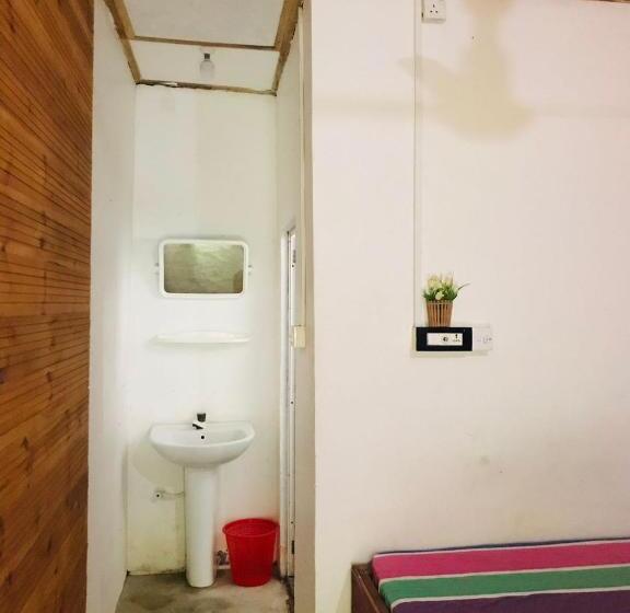 Walkers Hostel
