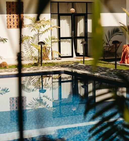 Отель Venus Villa