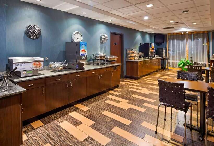 فندق Best Western Plus Chain Of Lakes Inn & Suites