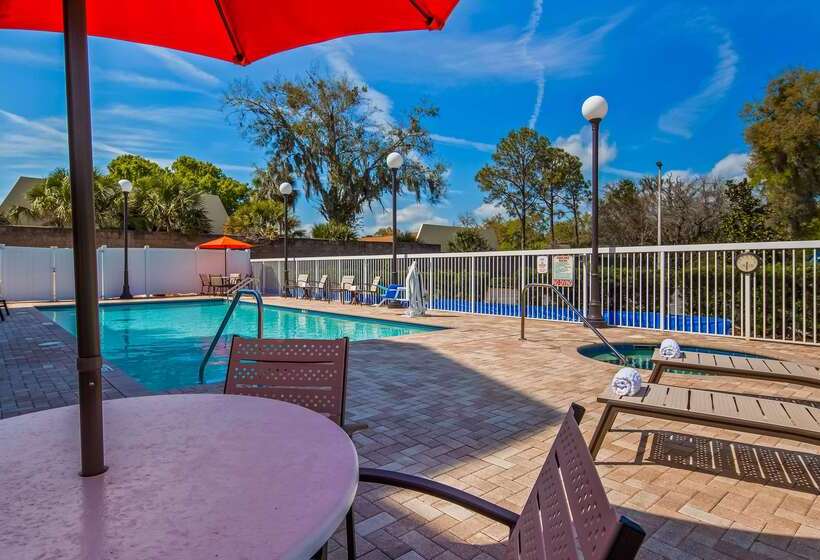 فندق Best Western Plus Chain Of Lakes Inn & Suites