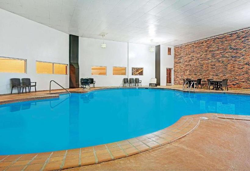 هتل Days Inn By Wyndham Bloomington West