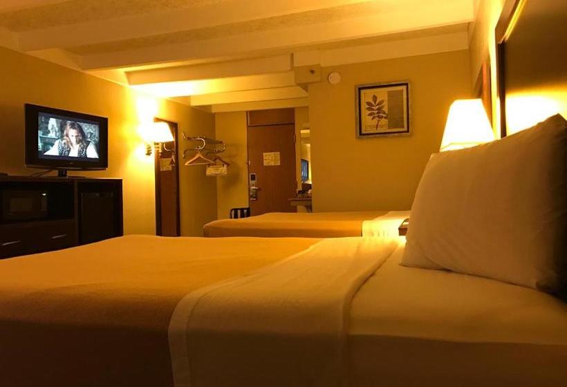 هتل Days Inn By Wyndham Bloomington West