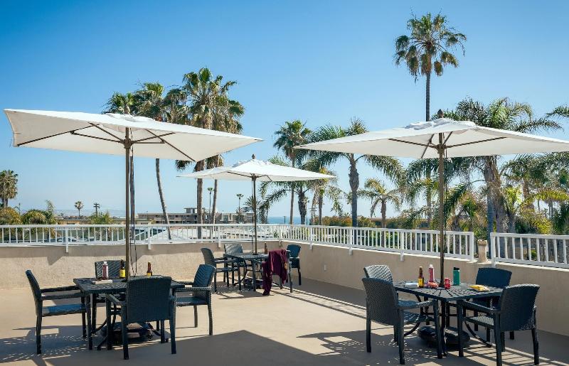 בית מלון כפרי Pb Surf Beachside Inn