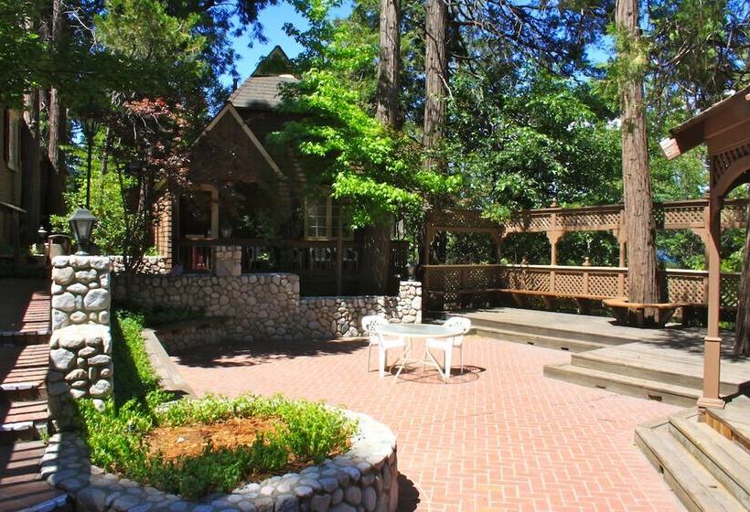 בית מלון כפרי Saddleback Inn At Lake Arrowhead