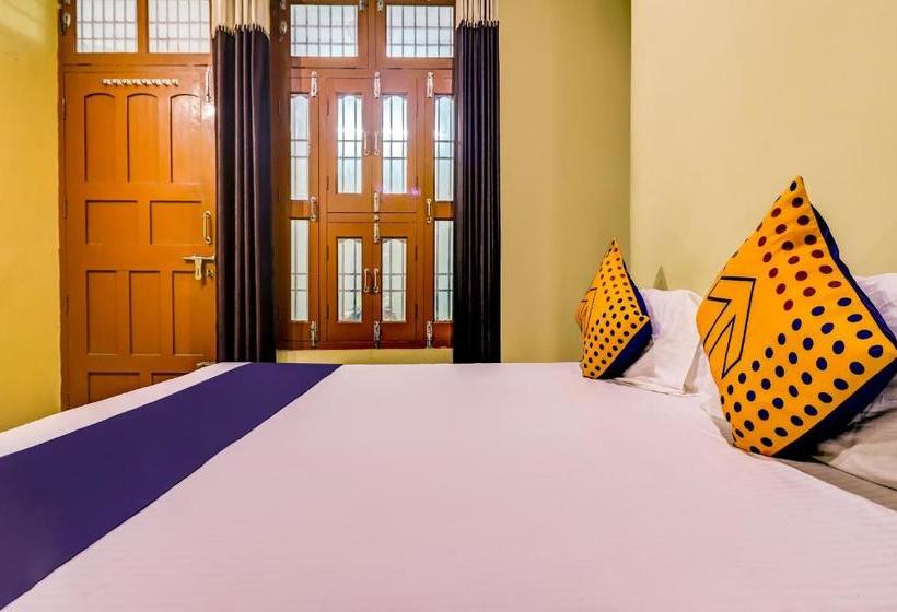 ホテル Spot On 68052 Surya Guest House